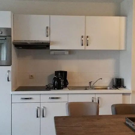 Holiday Suites De Panne شقة فندقية 3*