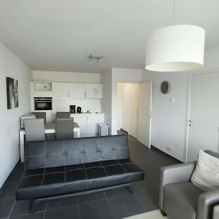 Holiday Suites De Panne شقة فندقية 3*