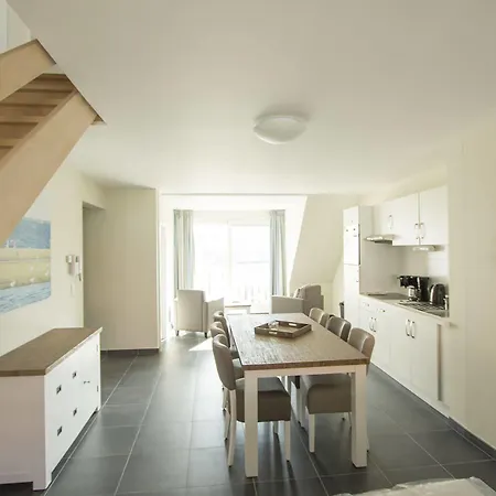 Holiday Suites De Panne شقة فندقية 3*